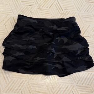 Athleta Girl Black Grey Camo Lux Swing Skort EUC/NWOT size medium (8/10)